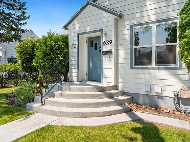 629 Blaine St photo 2