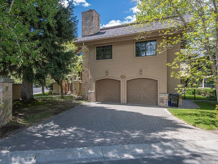 291 River St W photo 2