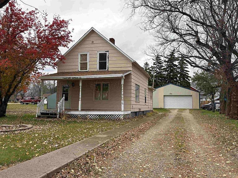 306 Cedar St photo 1
