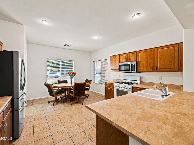 21103 E SADDLE Way photo 3