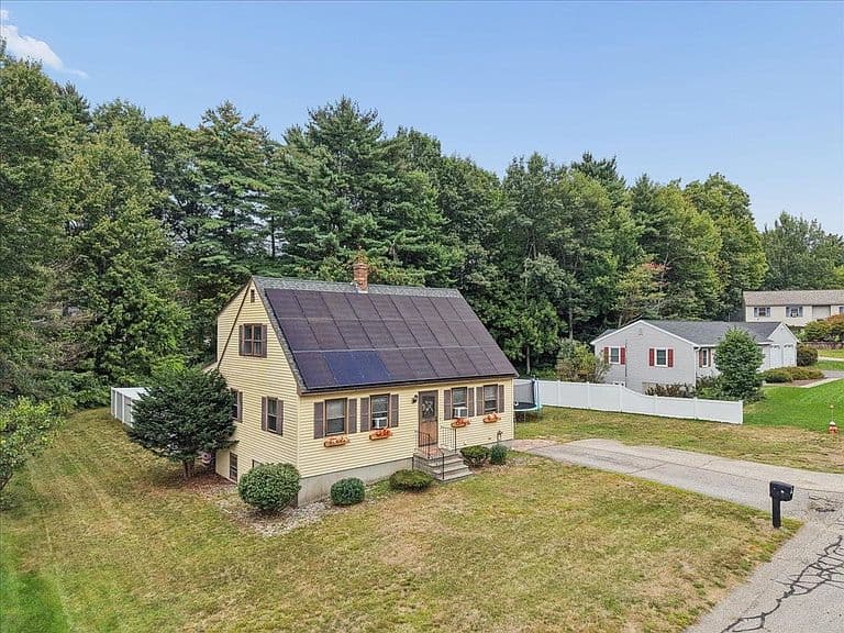 23 Hampshire Drive photo 2