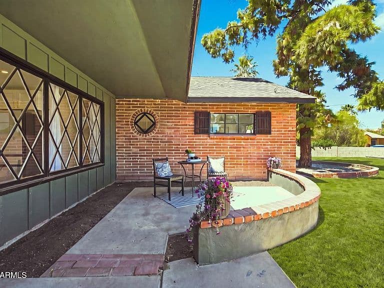 2528 N 48TH Place N photo 4