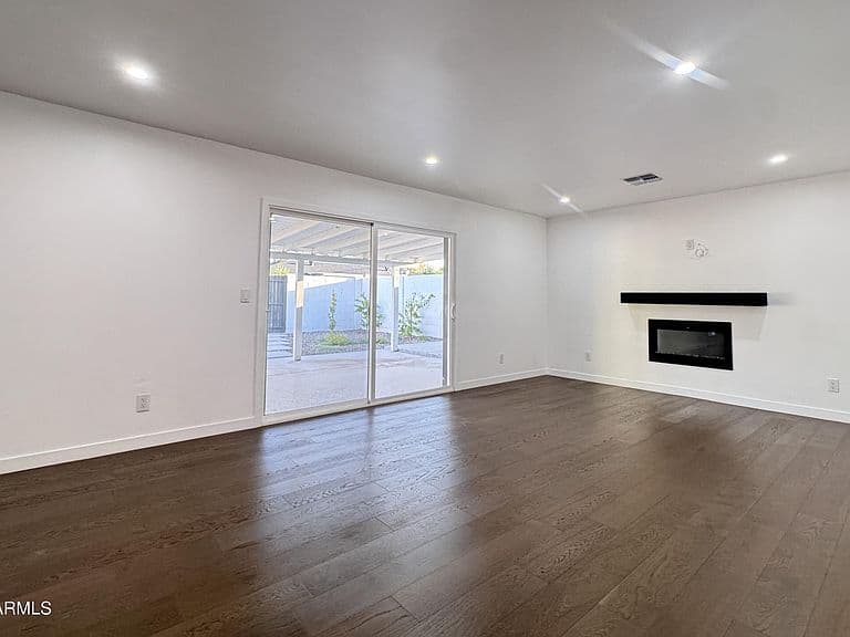 6407 E WILSHIRE Drive photo 3
