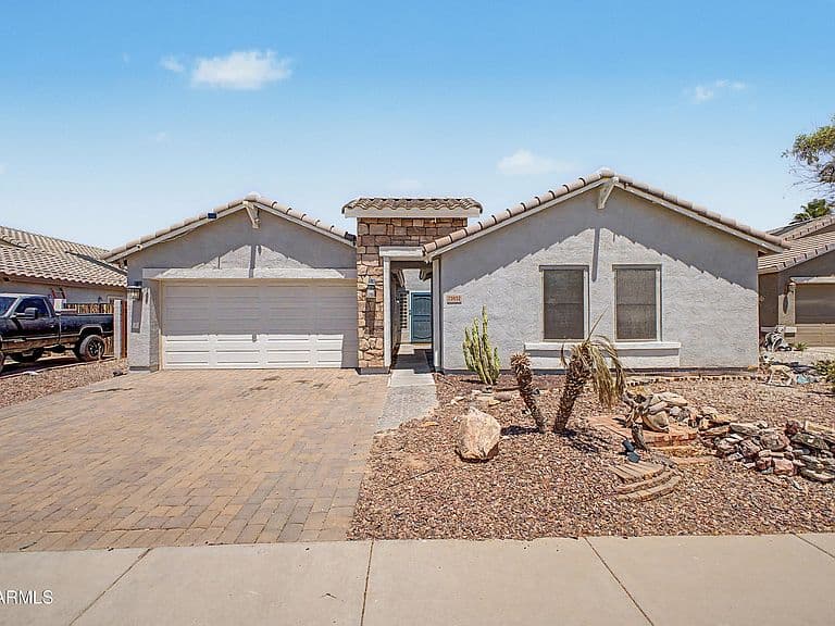 25652 W RIO VISTA Lane photo 1