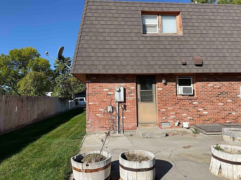 677 Oregon Ave photo 2
