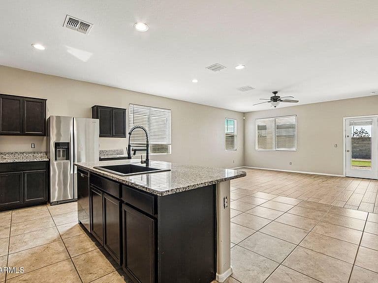 30943 W MULBERRY Drive photo 4
