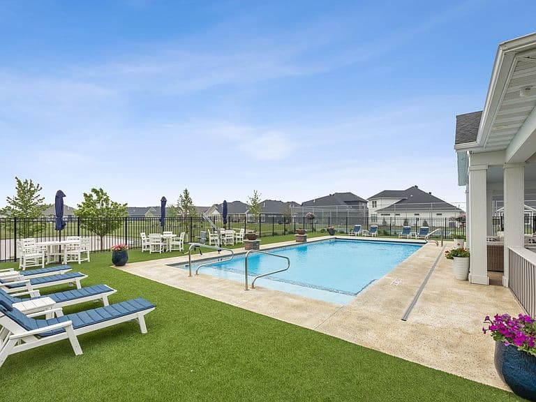 711 Rania Way W photo 4