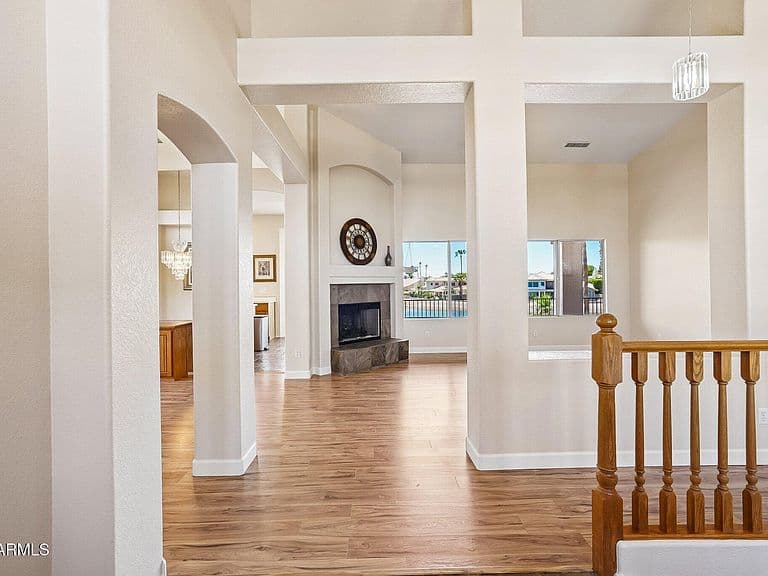 5681 W ABRAHAM Lane photo 5
