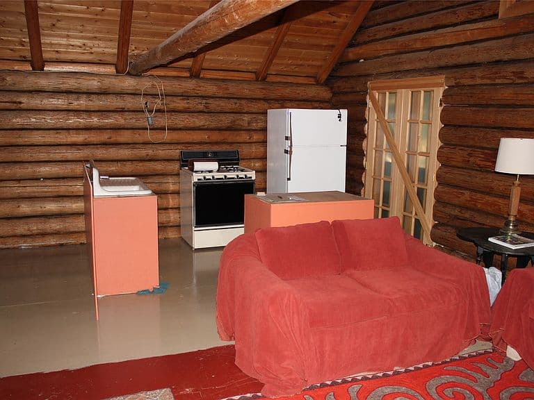 688 Seeley Ln photo 3