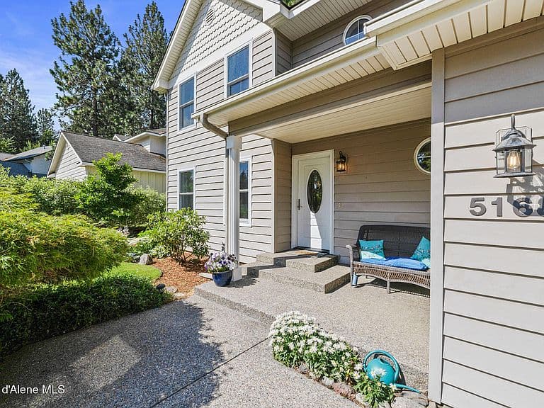5168 E River Pl photo 3