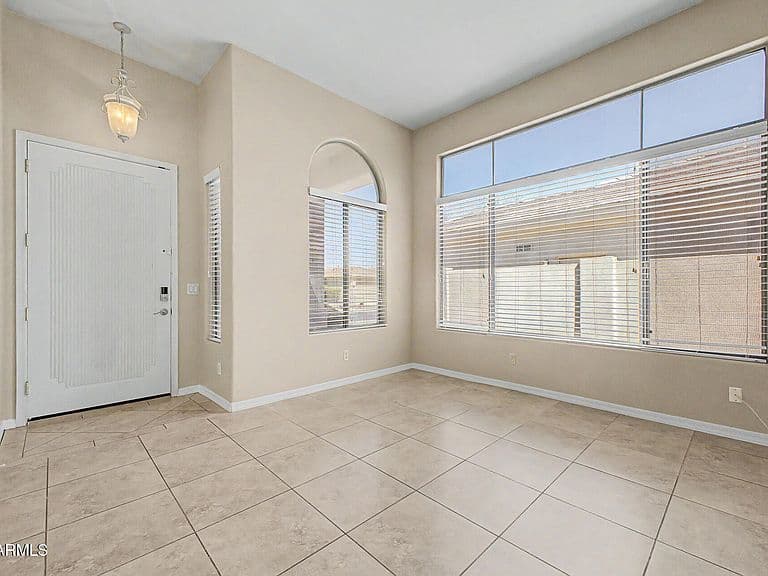 3123 E AMBER RIDGE Way photo 4