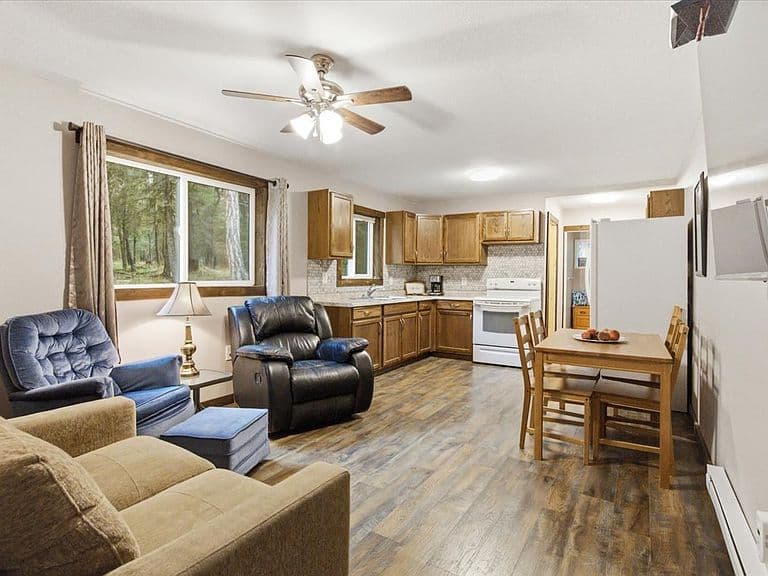 58 Evergreen Dr photo 2