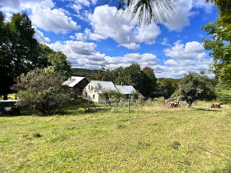 575 Somers Road photo 1