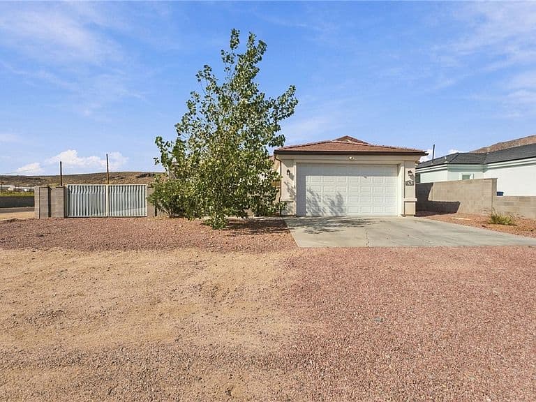 4715 N Sierra Road photo 3