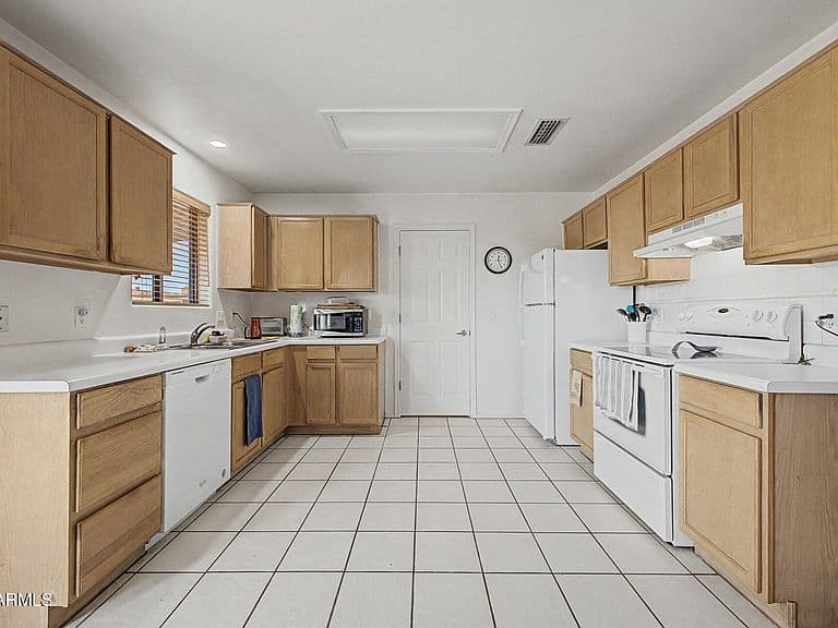 320 S STARDUST Lane photo 2
