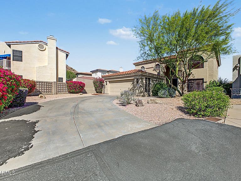 1534 E WINGED FOOT Road photo 4
