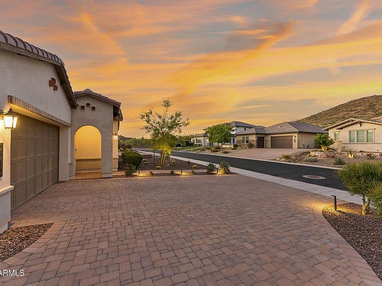 2015 E VILLA LINDA Drive photo 3