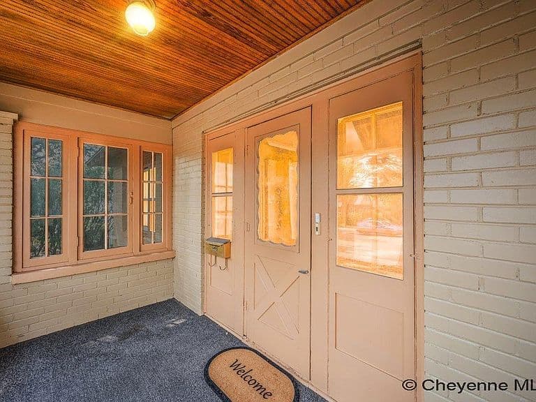 1200 W Pershing Blvd photo 2