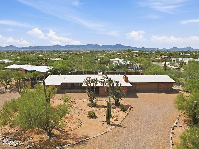 6615 N Camino De La Karina photo 3