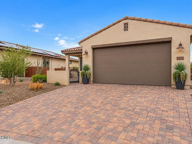 4527 CHARRO Court photo 1