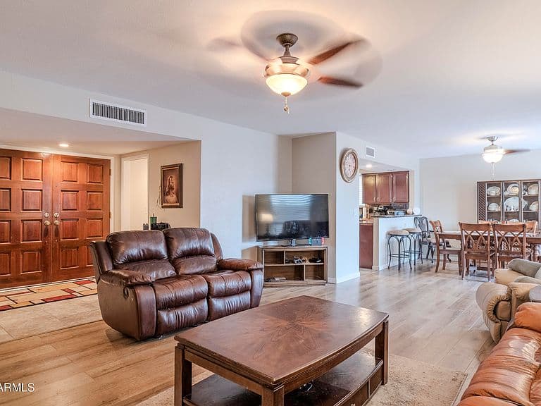 10233 E Navajo Place photo 4