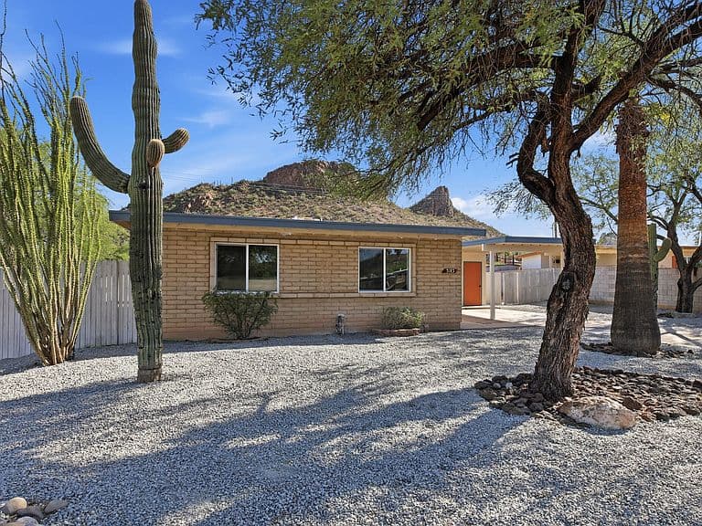3183 W Holladay St photo 2