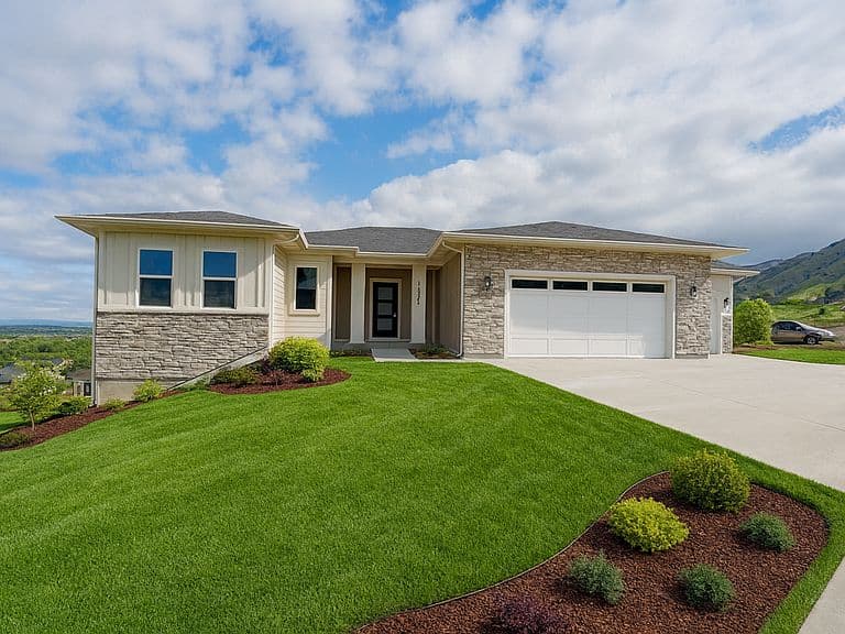 Canyon (SOG) Plan, Peak View Estates | OLO Builders photo 1