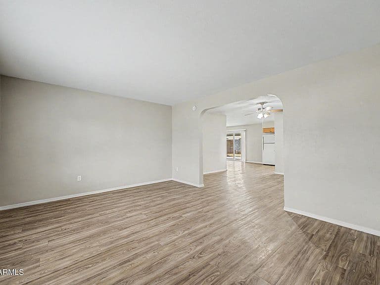 8102 W Heatherbrae Drive photo 4