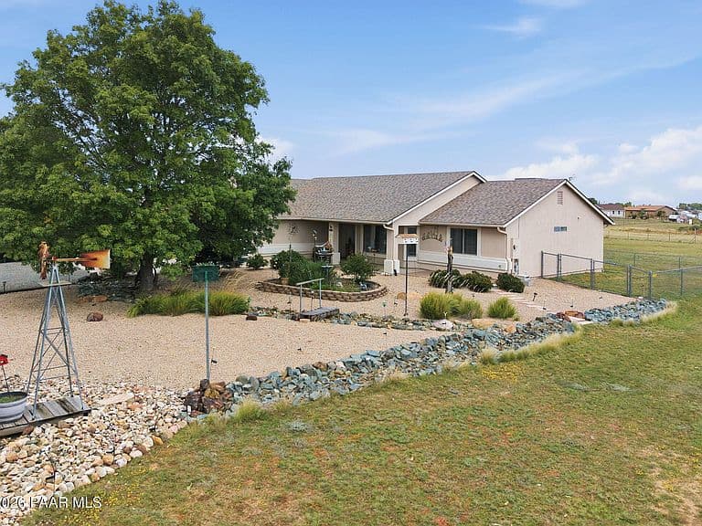 7520 E Joshua Ranch Rd photo 1