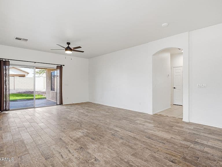 334 W RIO Drive photo 4