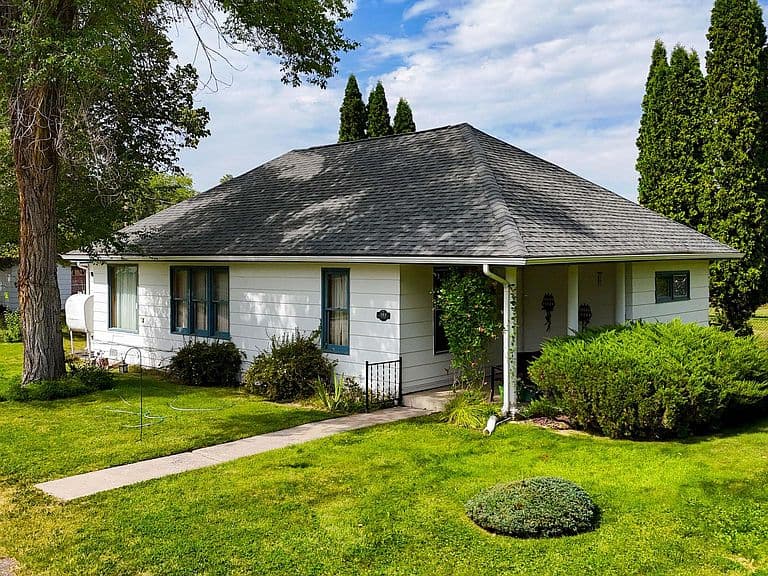 301 3rd Ave photo 1