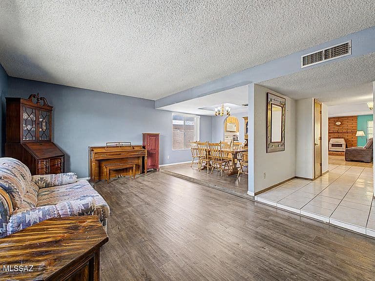 1634 S Olympic Club Dr photo 4