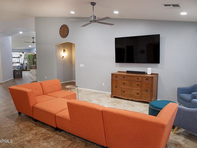 1221 W DEL MONTE Drive photo 5