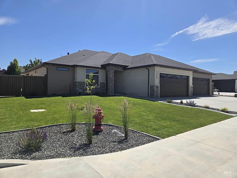 1509 Mountain View Dr photo 3
