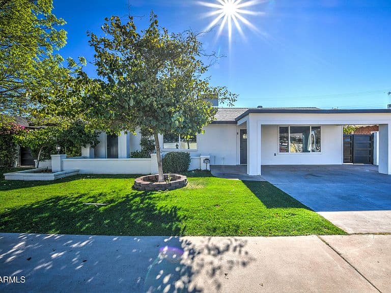8349 E COLUMBUS Avenue photo 5