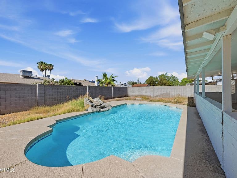 3537 W CHARLESTON Avenue photo 4