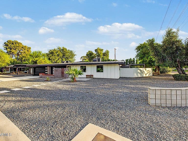 1417 W GLENN Drive photo 3