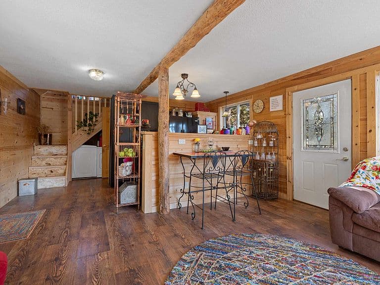 329 Deegan Dr photo 3