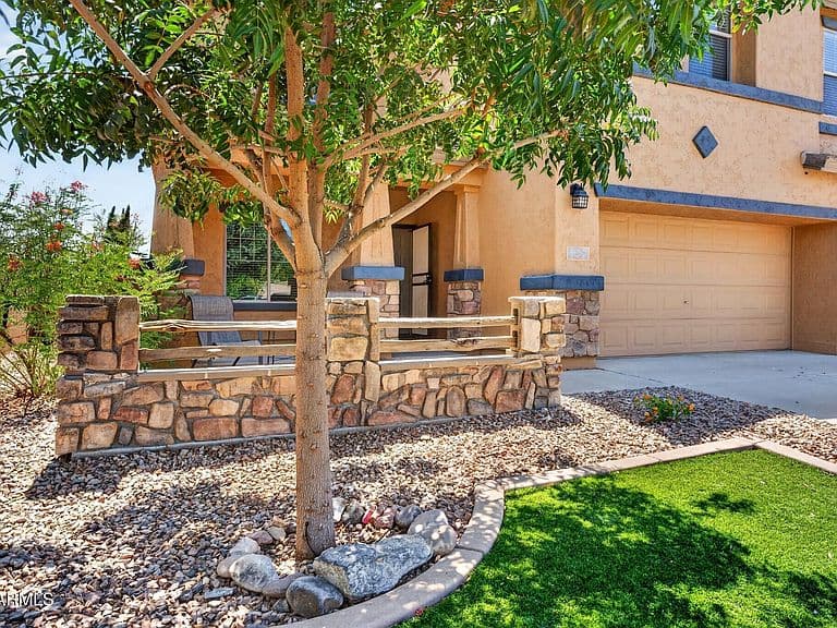 837 E VOLK Lane photo 4