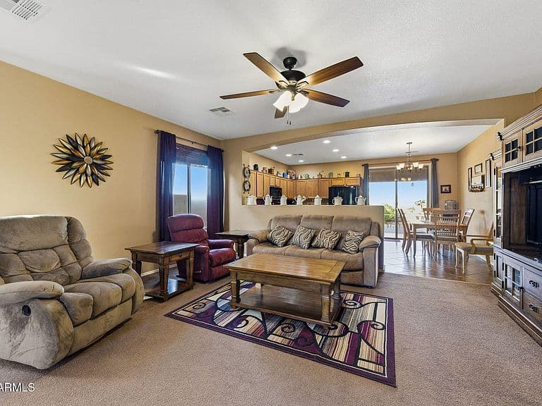 45558 W Mountain View Rd photo 3