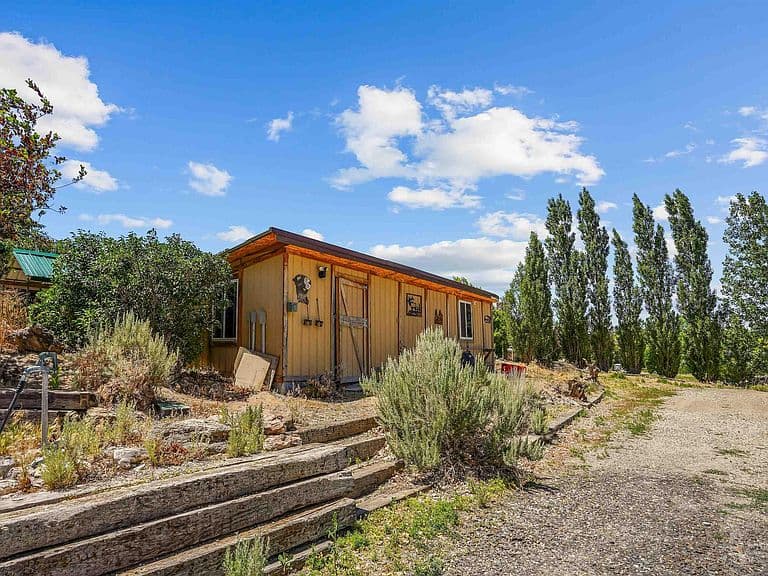 243 Mountain View Dr photo 2