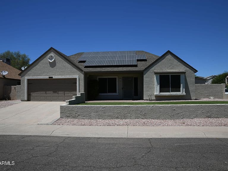 1326 E TARO Lane photo 1