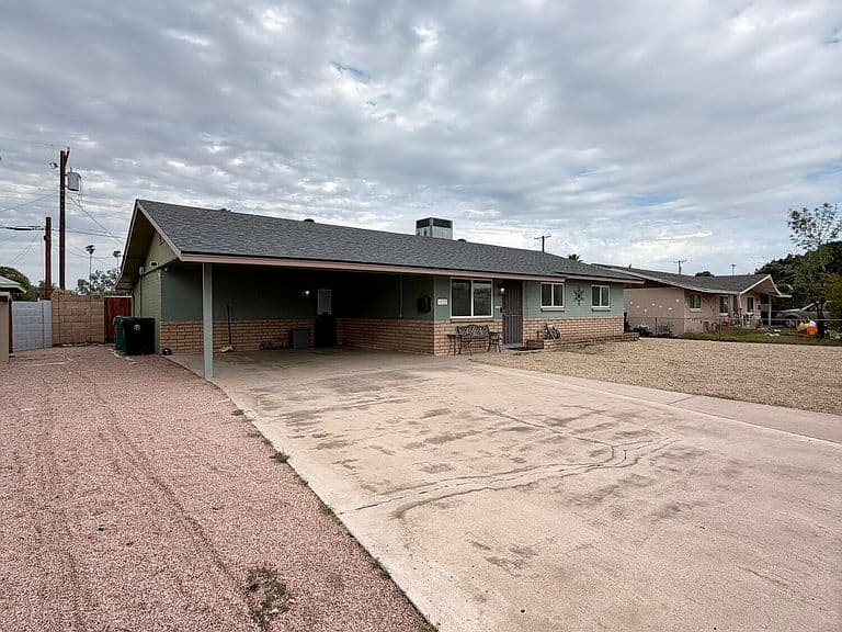 1022 E MILLETT Avenue photo 3