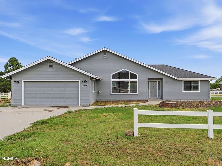 10975 Margaret Way photo 2