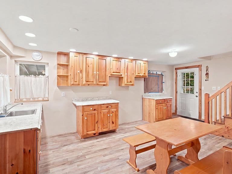 127 Martin Road photo 4