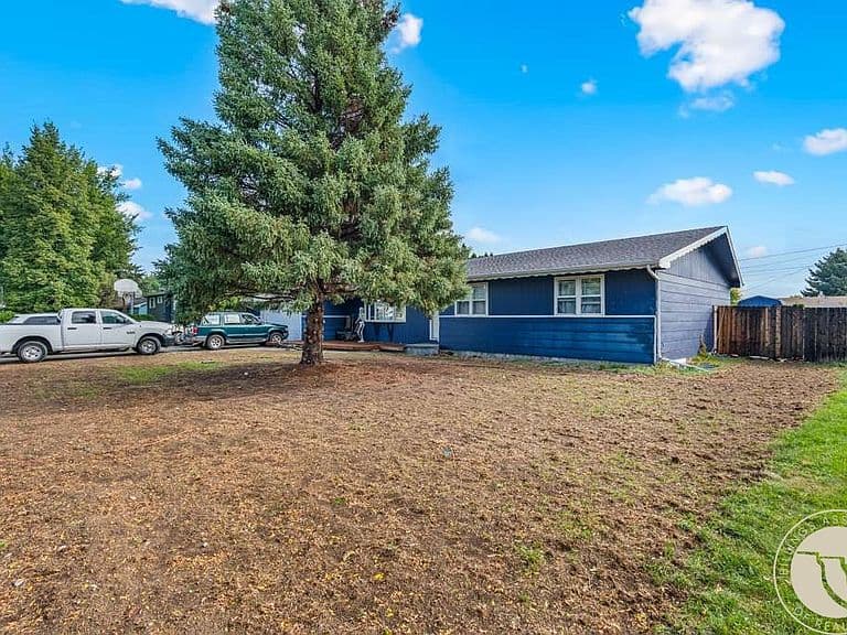 1843 Dogwood Dr photo 2