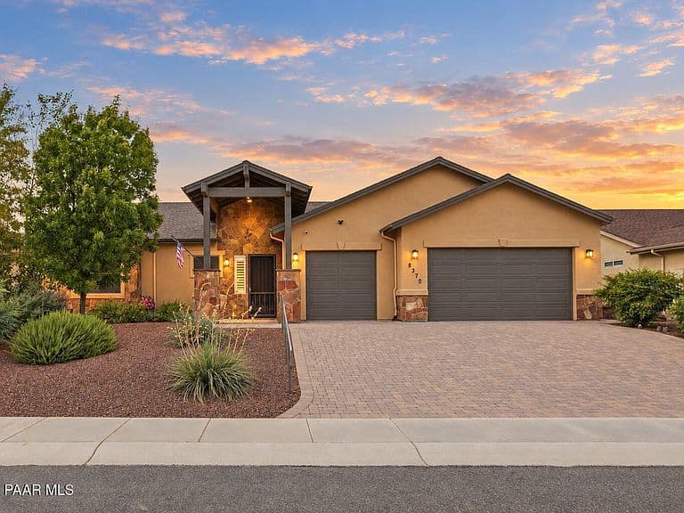 8370 N View Crst photo 1