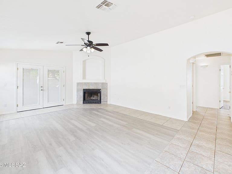 10096 E Desert Valley Pl photo 4