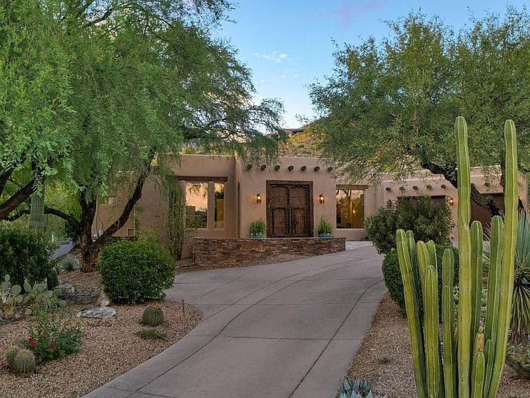 6881 E Desert Wind Ct photo 2