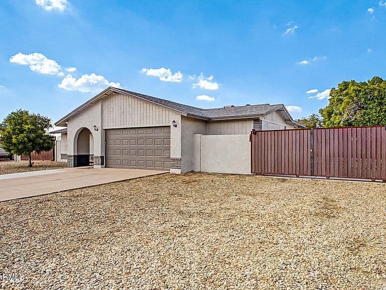 3118 W WOODRIDGE Drive photo 3